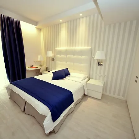 Fedora - Fronte Mare Riccione