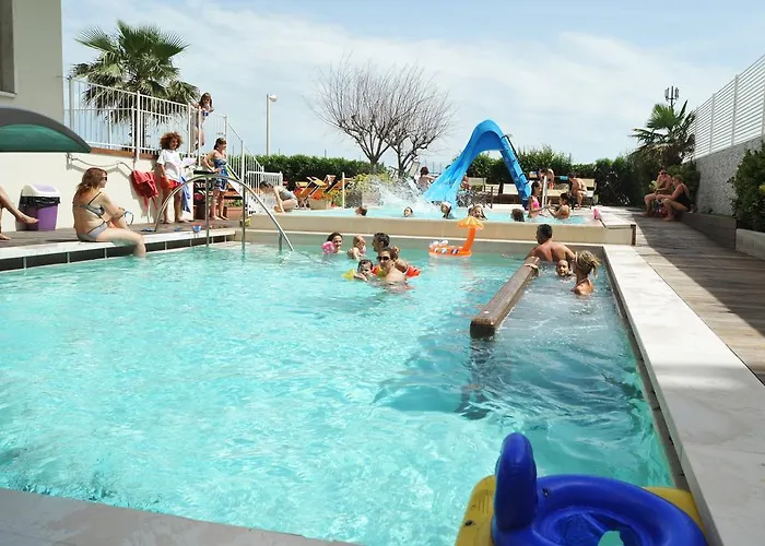 Hotel Fedora - Fronte Mare 3*