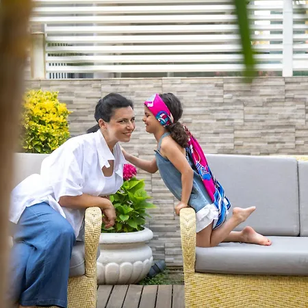 Отель Fedora - Fronte Mare Риччоне