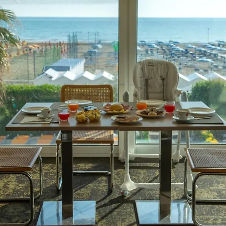 Fedora - Fronte Mare 3* Riccione