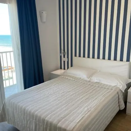 Fedora - Fronte Mare Riccione