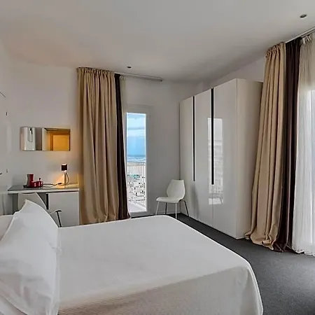 Hotel Fedora - Fronte Mare 3*
