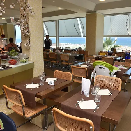 Fedora - Fronte Mare Hotel Riccione