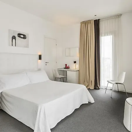 Fedora - Fronte Mare Hotel 3*