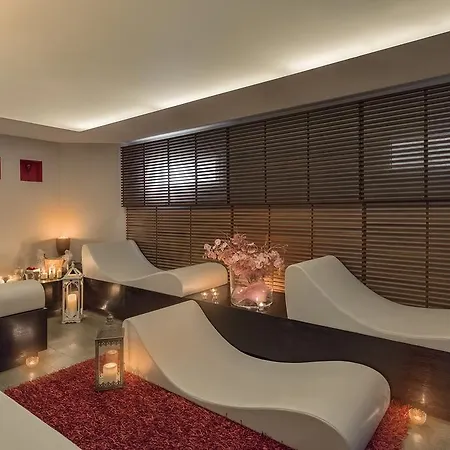 Fedora - Fronte Mare Риччоне