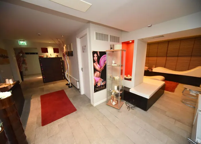 Fedora - Fronte Mare Hotell 3*